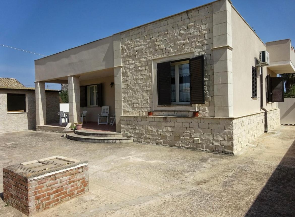 Вилла La Pietra Bianca Portopalo Di Capo Passero Экстерьер фото